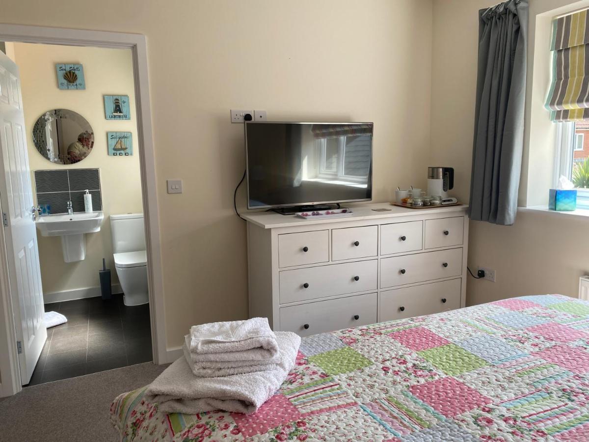 Wellington View One En Suite Shower And Super King Bed Exterior photo